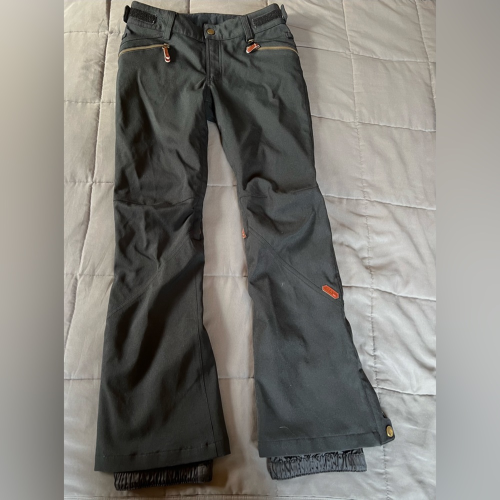 Super warm and durable Roxy snow pants